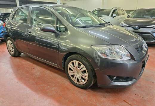 Toyota Auris 1.4i VVT-i Linea Luna