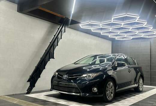 Toyota Auris HEV 1.8i HSD Comfort ** GARANTIE 1 AN **
