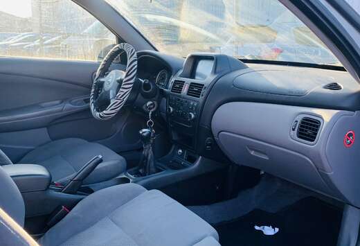 Nissan 1.5i 16v Comfort SR