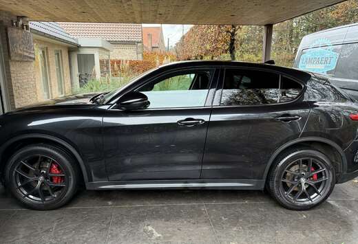 Alfa Romeo 2.0 Turbo 16V AT8-Q4 First Edition