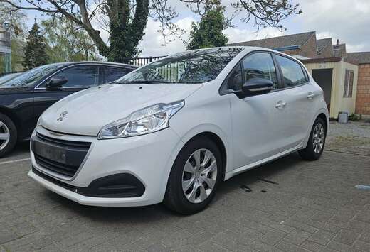 Peugeot 208 1.2i PureTech Like