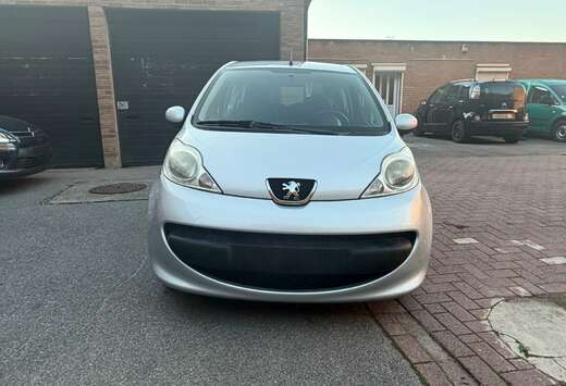 Peugeot 107 1.0i 12v Trendy 2Tronic