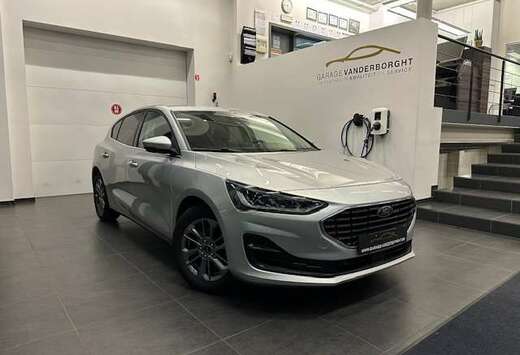 Ford TITANIUM 125PK BENZINE 56000KM