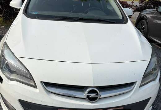 Opel Astra 1.4i Ultimate Edition