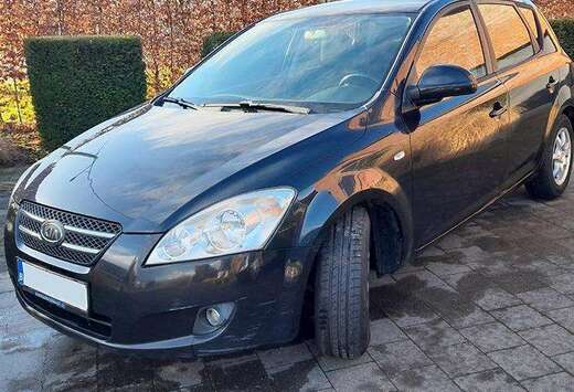 Kia Ceed 1.6 CRDi EX