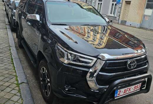 Toyota Hilux 2.8 D-4D 4WD Invincible