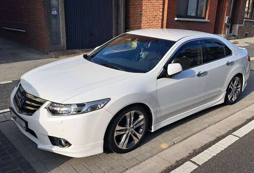 Honda Accord 2.4i Type S (Manueel 6 bak)