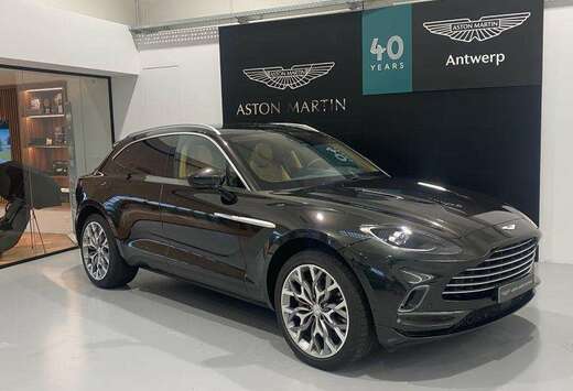 Aston Martin DBX550 4.0 V8