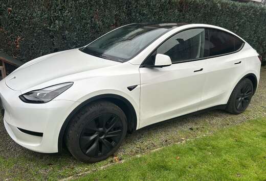 Tesla Model Y 72.5 kWh Long Range RWD