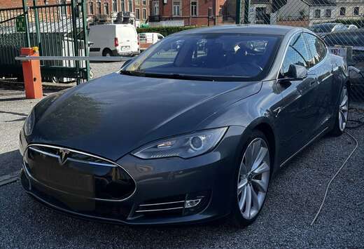 Tesla 85 kWh Performance