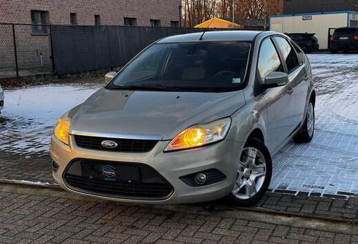 Ford Focus 1.6 TDCi DPF Silver Magic
