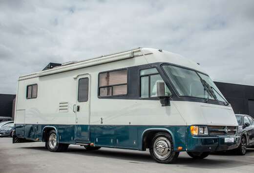Commander A2901E CamperBus / AIRCO / ZONNEPANELEN