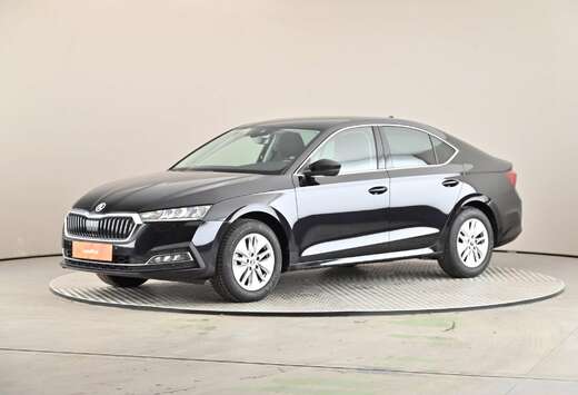 Skoda 1.0 TSI CLEVER navi cam Apple carplay zetelverw ...