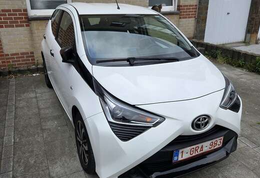 Toyota 1.0i VVT-i x-cite
