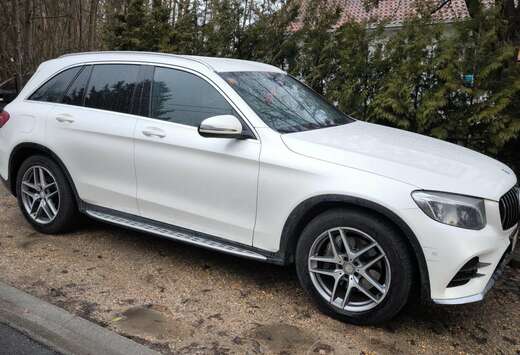 Mercedes-Benz 4Matic 9G-TRONIC AMG Line