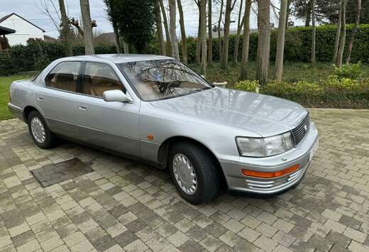 Lexus LS 400