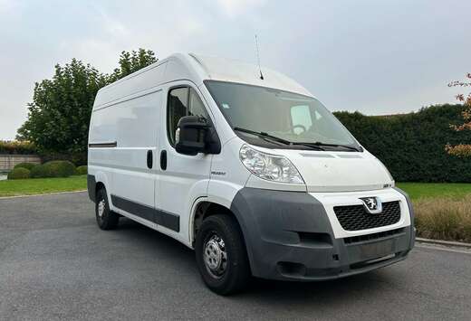 Peugeot 3 zitpl - 3000 cc - trekhaak - 4600 euro +btw