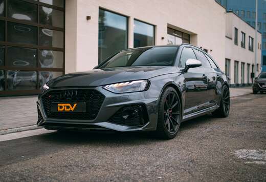 Audi RS4 Avant quattro tiptronic