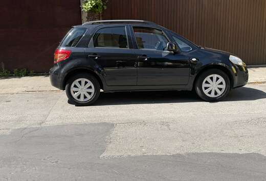 Suzuki 1.6i GLX Outdoor