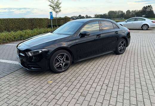 Mercedes-Benz A250e AMG Line Limousine Sedan