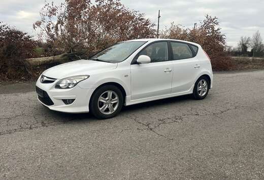 Hyundai i30 1.6 CRDi U2 Blue Style ISG 103gr.