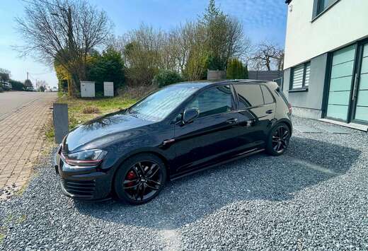 Volkswagen Golf 2.0 TSI DSG