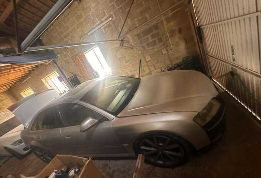Audi 5.2i V10 40v FSI Quattro Tiptronic