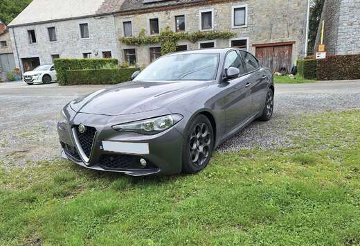 Alfa Romeo Giulia 2.2 JTDm Super