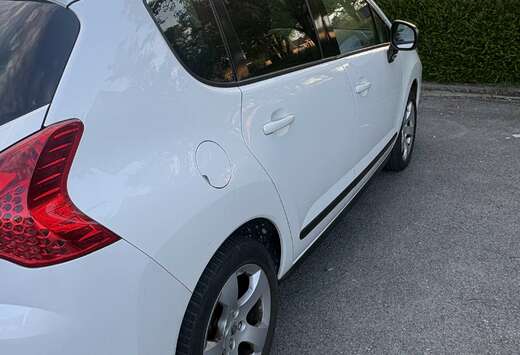 Peugeot 1.6i Premium Pack