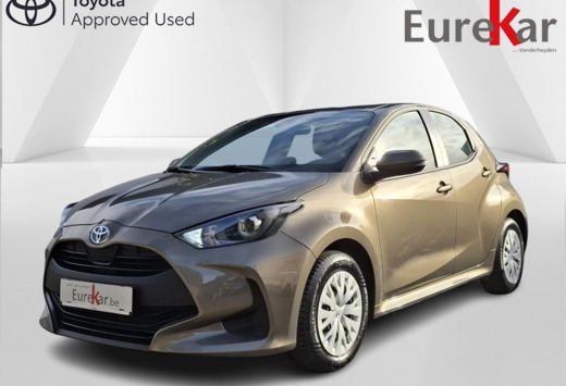 Toyota 1.5 HYBRID DYNAMIC + NAVI