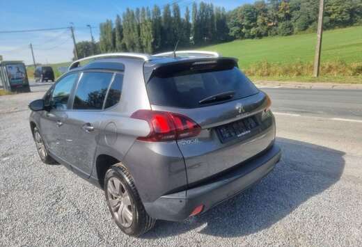 Peugeot 2008 1.2i PureTech Allure