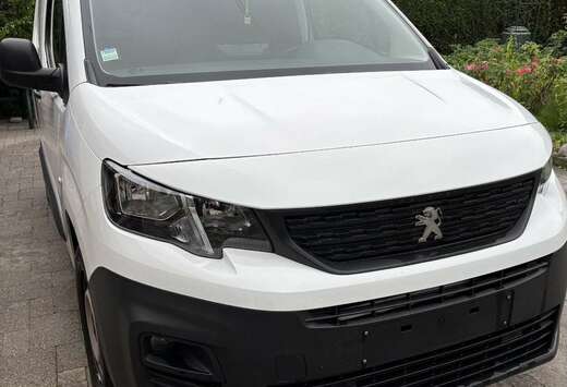 Peugeot 1.6 HDi L2H1 Pack CD Airco 121