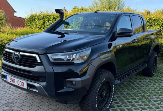 Toyota Hilux 2.8 D-4D 4WD Invincible