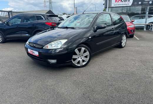 Ford 1.6i ESSENCE // 1\'ier PROPRIETAIRE // CLIMATISA ...