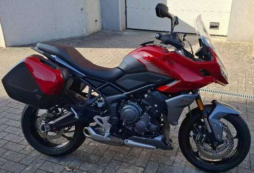 Triumph 660