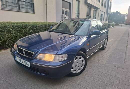 Honda 1.8i .. BOITE AUTOMATIQUE .. 140000 KM ..