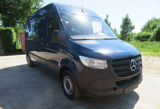 Mercedes-Benz 311CDi - FWD - A2H2