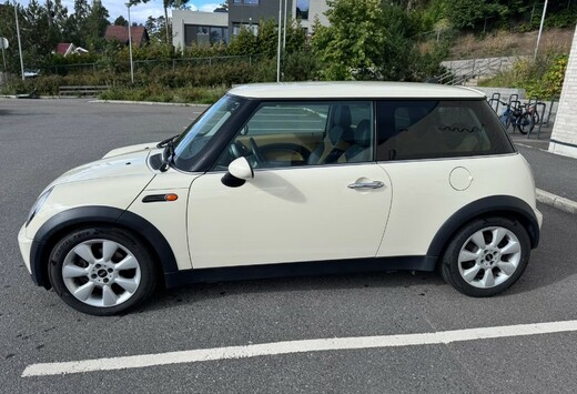 MINI Cooper 1.6L