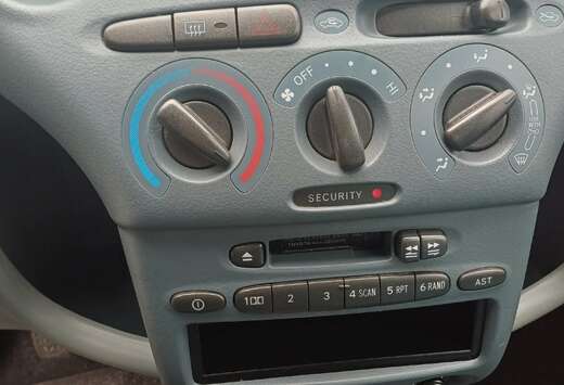 Toyota Yaris 1.0i VVT-i Luna MMT