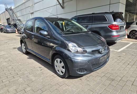 Toyota Aygo 1.0i VVT-i Car Dance