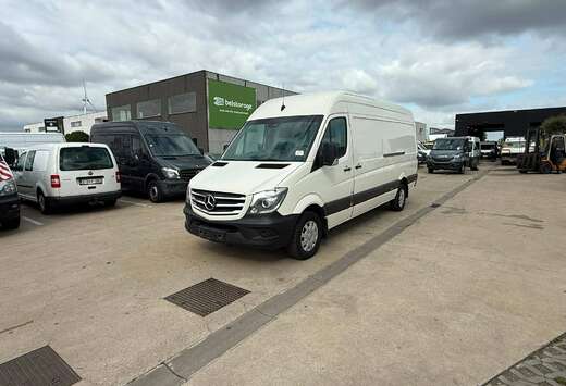 Mercedes-Benz 319 (Stock ID 01043)