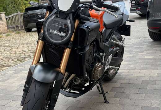 Honda R E-Clutch Sport