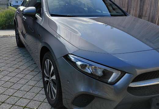 Mercedes-Benz A 250 e 8G-DCT Style