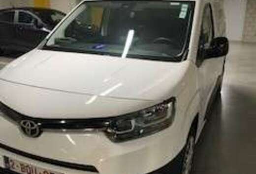 Toyota lange versie L2/ Comfort/ Btw wagen