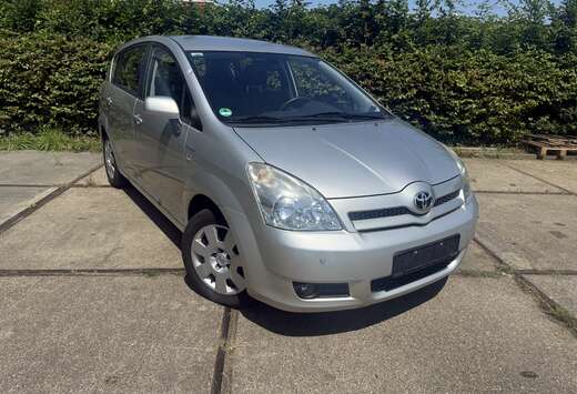Toyota 1.8i VVT-i 16v Linea Sol Pack 7pl.