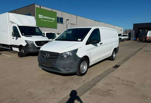 Mercedes-Benz 111 (Stock ID 02180)