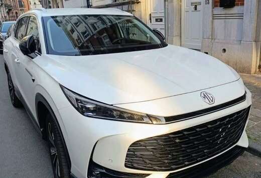 MG Luxury 2025  6,400 km  URGENT