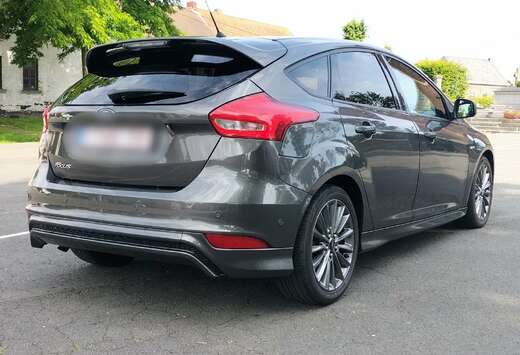 Ford Focus 1.0 EcoBoost ST Line