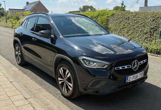Mercedes-Benz GLA 180 - AMG LINE DCT
