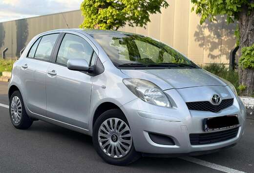 Toyota Yaris 1.0i faible km superbe état carnet comp ...